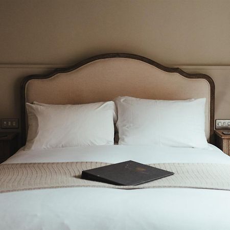 The Woolpack Hotel Тентърдън Екстериор снимка