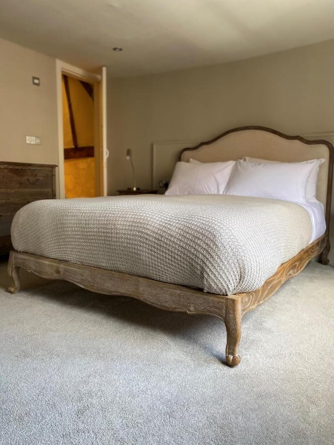 The Woolpack Hotel Тентърдън Екстериор снимка