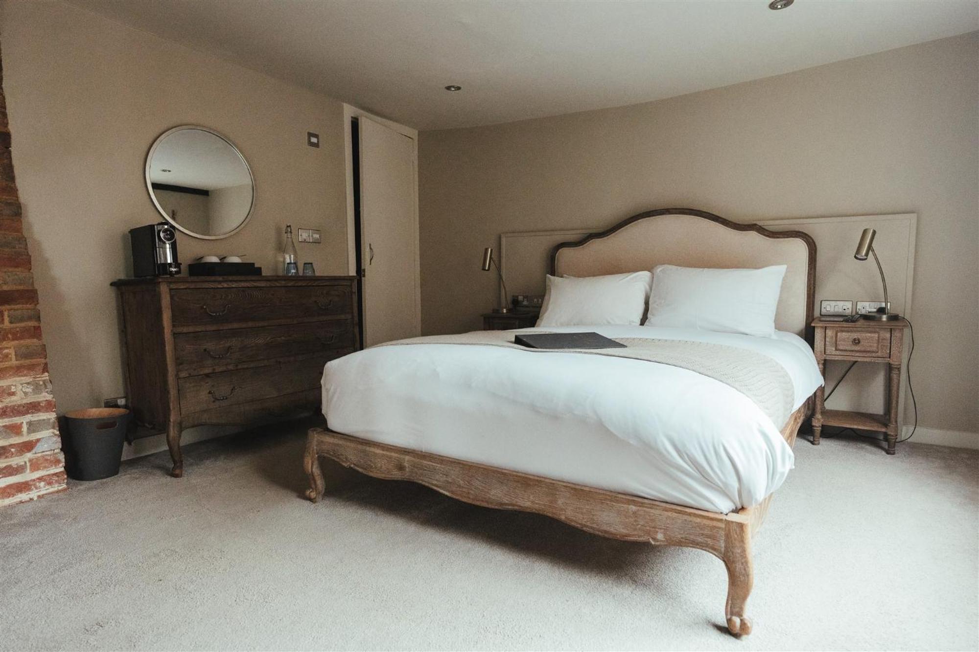 The Woolpack Hotel Тентърдън Екстериор снимка