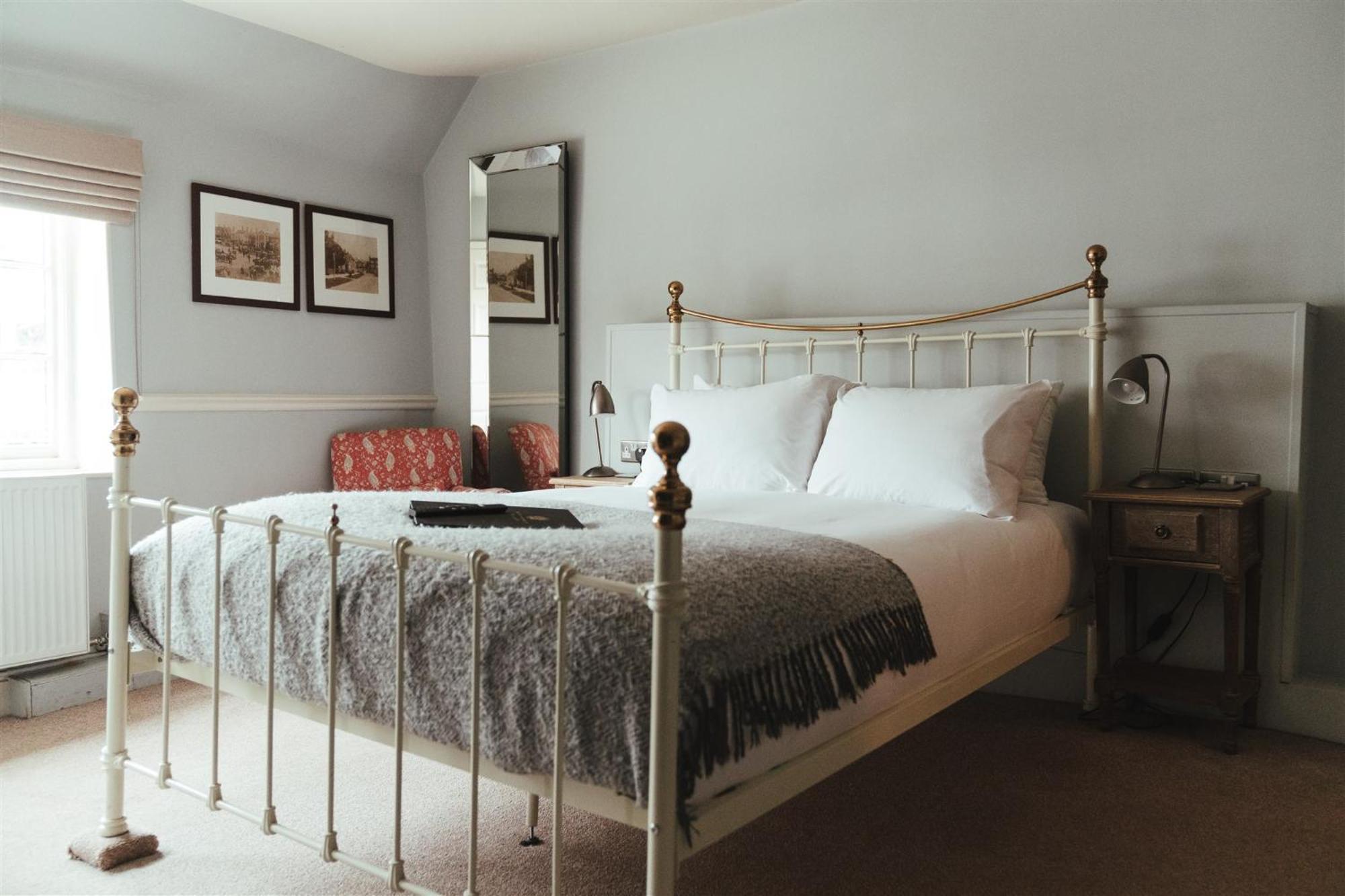 The Woolpack Hotel Тентърдън Екстериор снимка