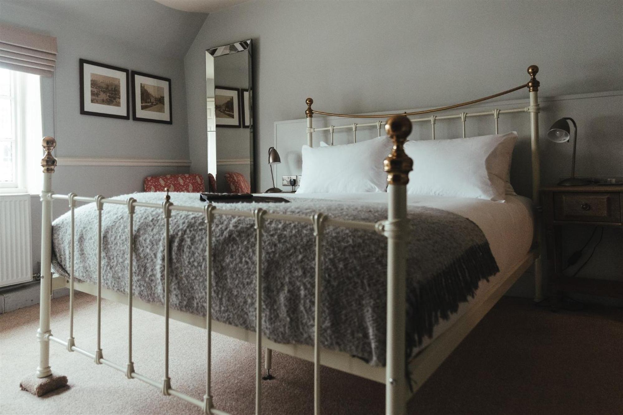 The Woolpack Hotel Тентърдън Екстериор снимка